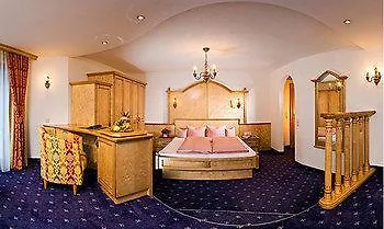 Hotel Albona 4*