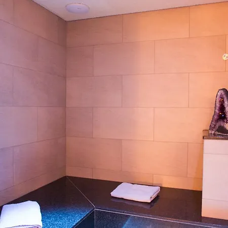 Hotell Albona 4*