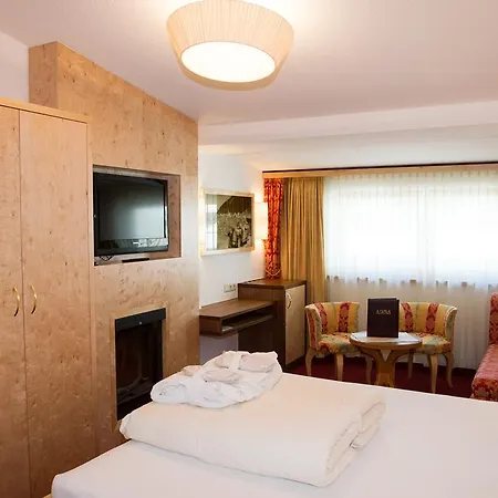 Hotel Albona 4*