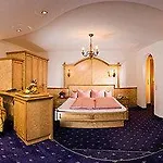 فندق Albona 4*